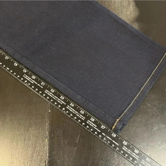 NWOT Gloria Vanderbilt Amanda Dark Wash Straight Leg High Rise Womens Jeans 18 - Picture 11 of 11